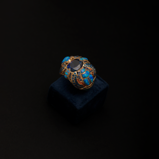 King's ring with saphire and opal